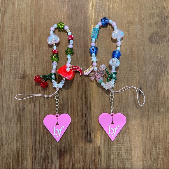 NWT Benefit Cosmetics Phone Charms - Set of Two - Picture 3 of 7